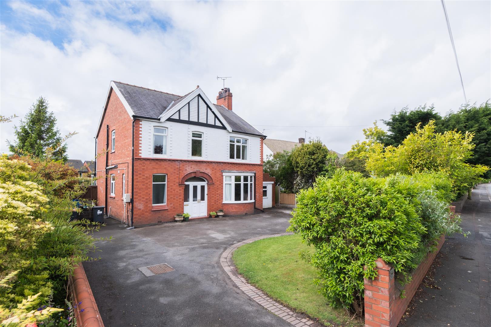 4 bedroom  Detached House for Sale in Winsford